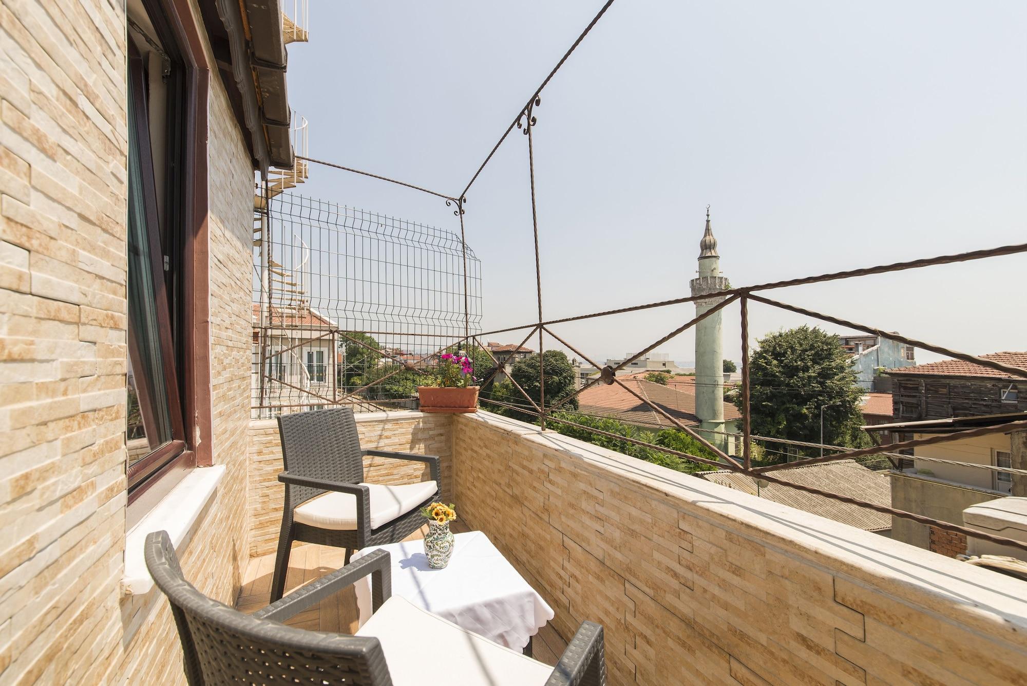 Naz Wooden House Inn Стамбул Екстер'єр фото