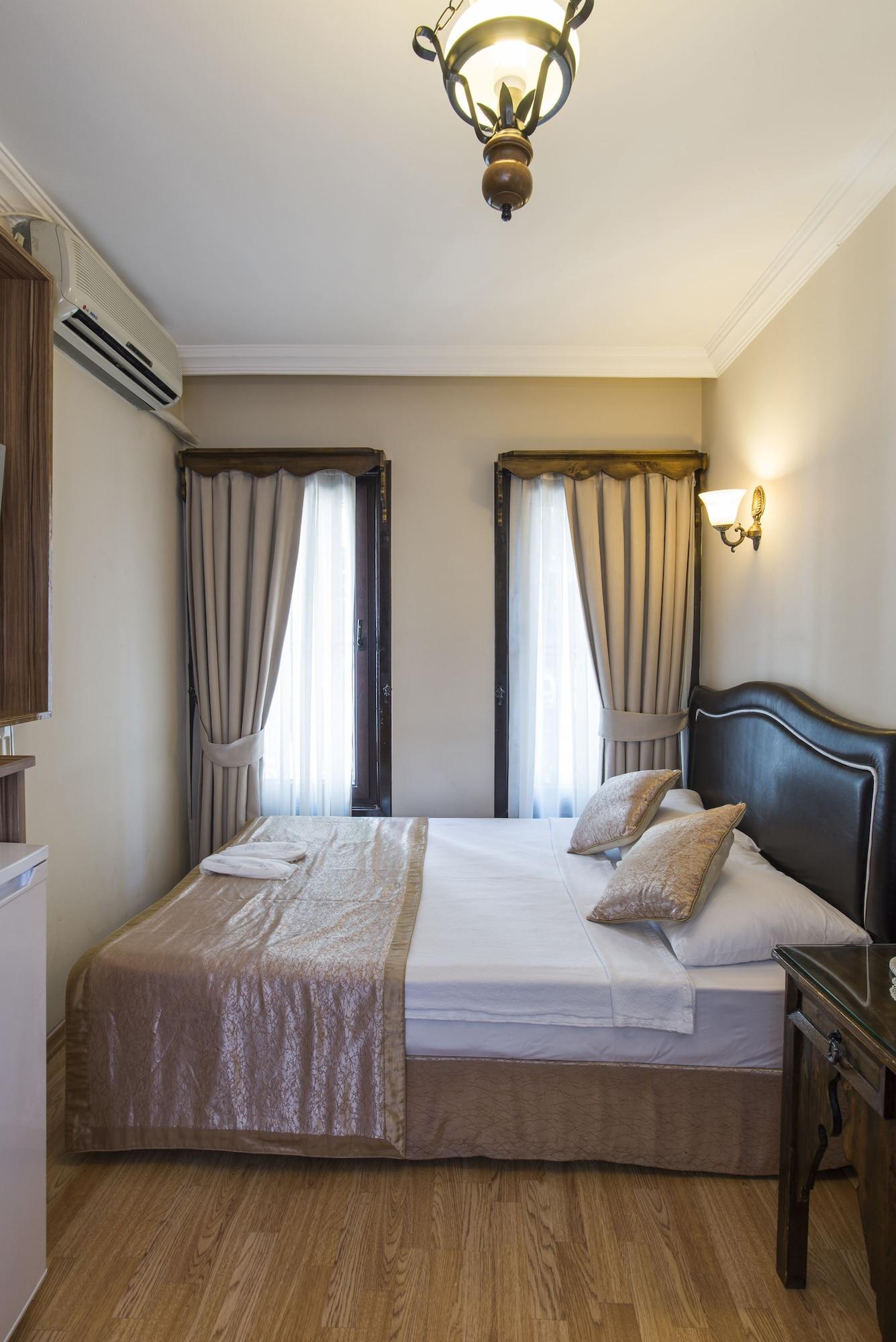 Naz Wooden House Inn Стамбул Екстер'єр фото