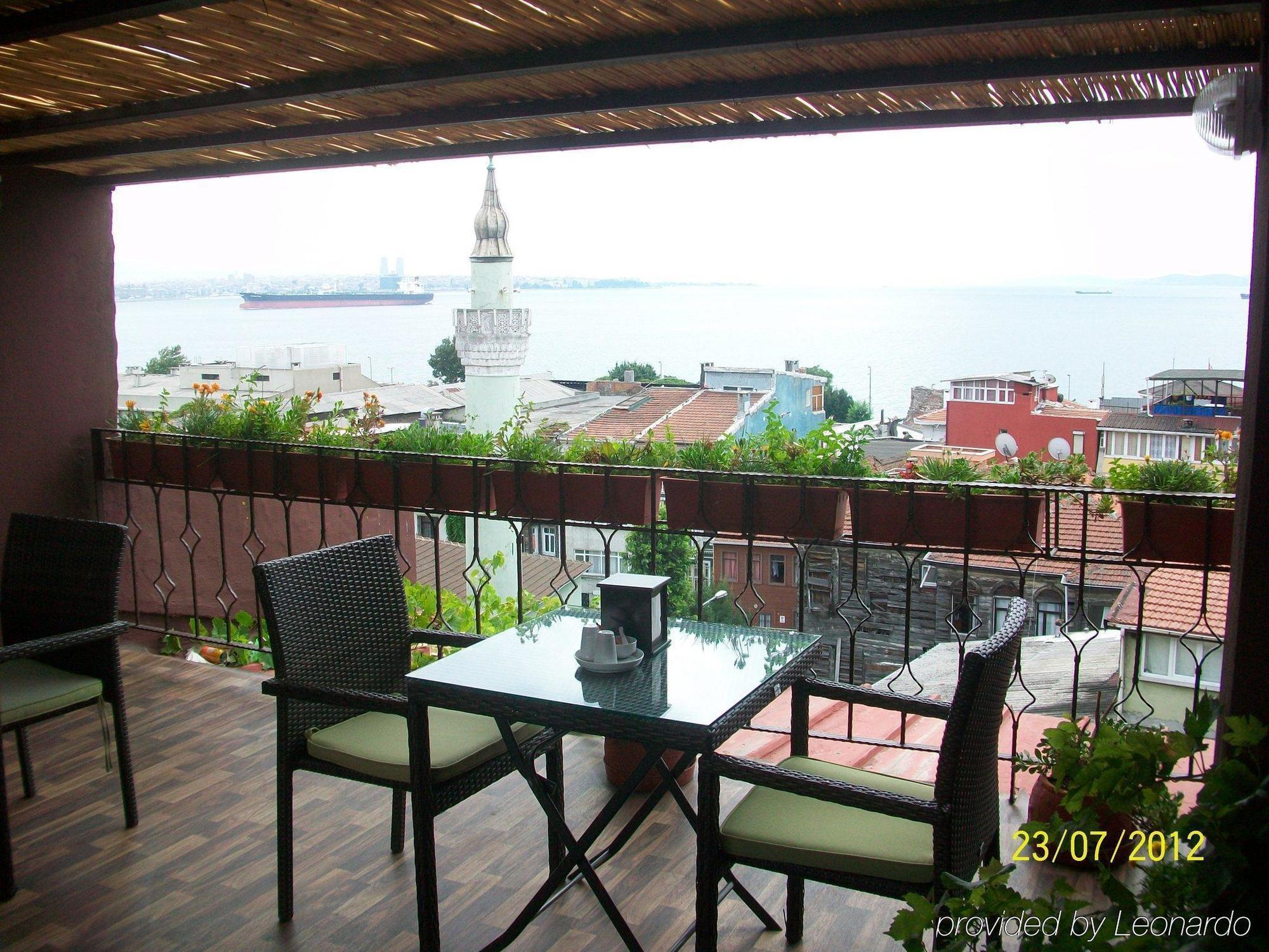 Naz Wooden House Inn Стамбул Екстер'єр фото