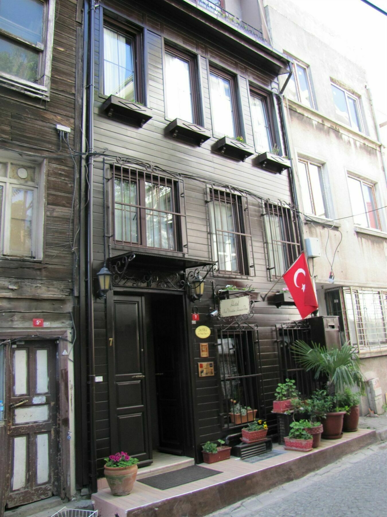 Naz Wooden House Inn Стамбул Екстер'єр фото